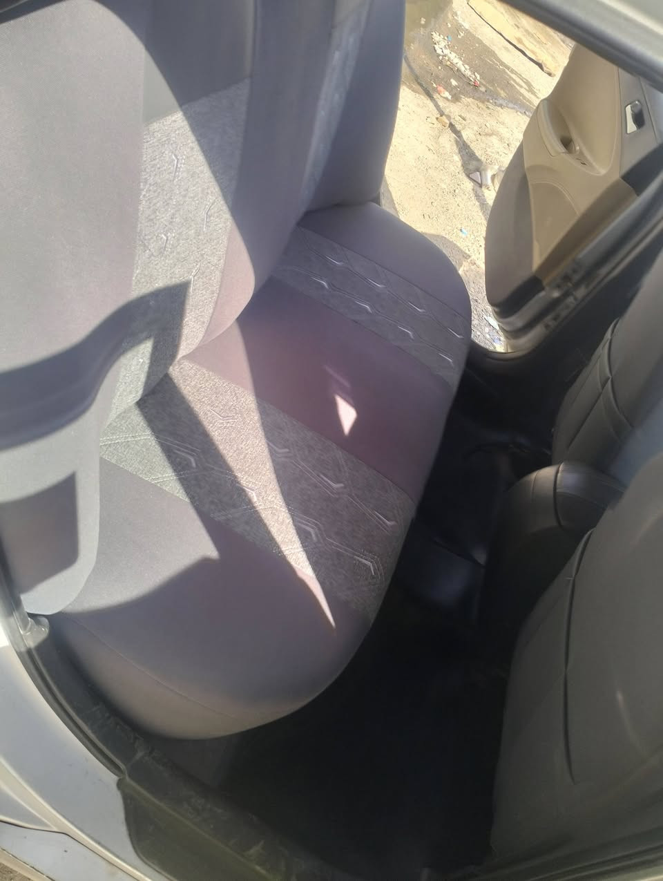 السلام عليكم
سوناته موديل 2011
رقم دهوك دولي سنويه 30 خليجي  محر ك 2400
بالورامه مري شفط تحكمات استرين 
تخم تاير جديد لايت زينول ضرر بونيد وجاملق بدون دواخل مبدل اصلي 
رقم الهاتف ***********
