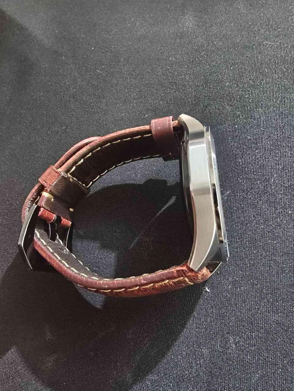 ساعة هواوي جي تي 4   السعر 130

الساعة بدون ملحقات + توصيل ماكو 

العنوان بغداد الإتصال او واتساب 
***********
