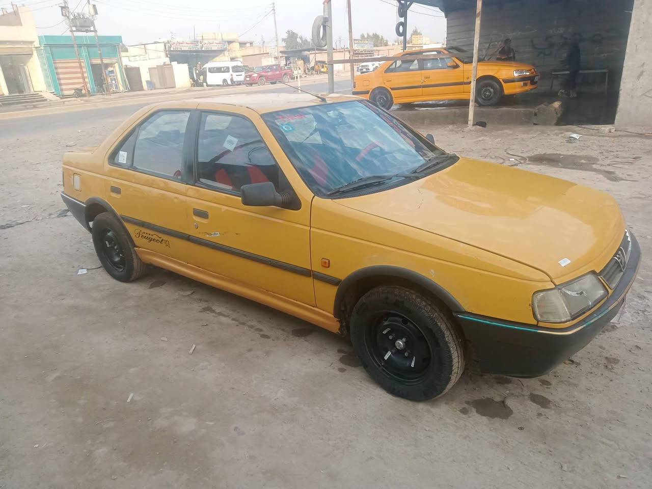 سلام عليكم بيجو رواى 2009 سيارة جديده كفاله عامه ب اسمي سنويا 28 مكينه جديده تخم  تاير رقم نكليزي سعر 33 وبيها مجال مكاني العبيدي ***********
