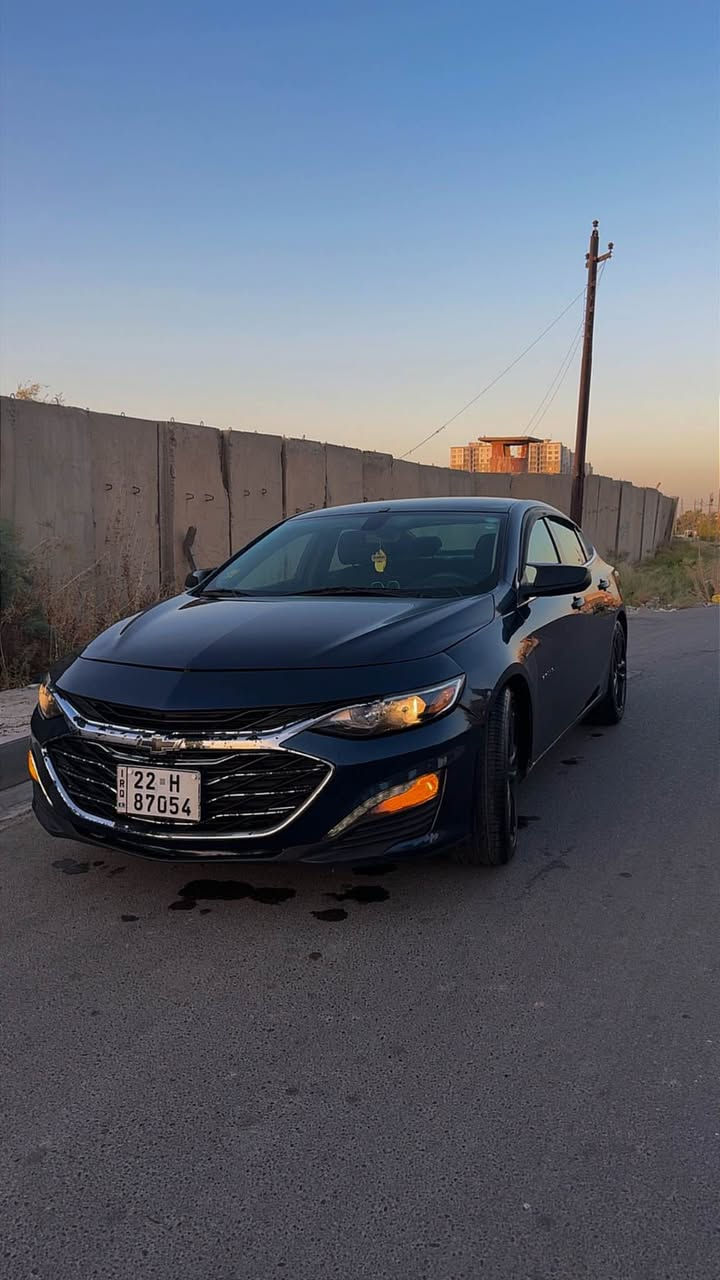 اسلام عليكم.  

للبيع او. مراوس 
ماليبو.  LT
وارد امريكي   حادثه. جاملغ وباب جهة اليمنه 
بدون دواخل.  بدون لغود وبدون صواصي.  
مكفوله. من العيوب الشرعيه  
 موديل 2022. 
 محرك 1500 تيربو. مكفول.  
كير    مكفول.  
صدر امامي. وخلفي. جديد 
تبريد ثلج.   
موصفاته.

شاشه + كار بلي. 
 تحكمات ستيرن. 
تشغيل عن بعد. 
حساسات خلفيه. 
كامره خلفيه. 
كشن كهرباء   
بصمه. 
بصمة ابواب.  
 
مكان  السياره. بغداد حي. الحسين. 

السعر 120 وبيها مجال. 

اتصال.  او مراسلة واتساب.   *********** بغداد, العراق
