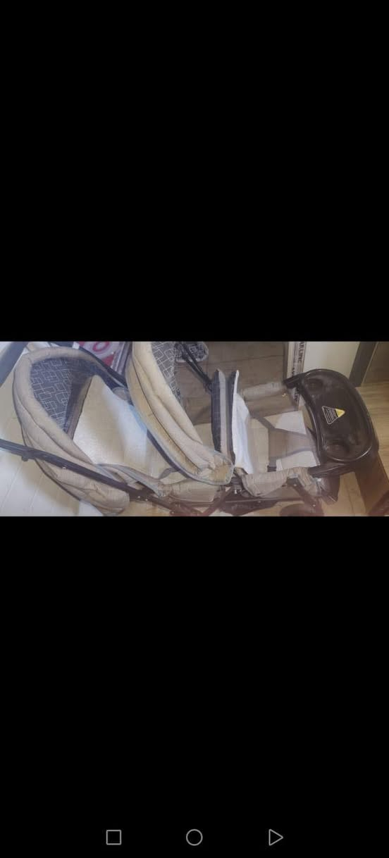 السلام عليكم 
عربانة اطفال نفرين 
حالة ممتازة 
السعر ٧٠ 
مكاني بغداد ***********
