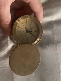 ساعه صنع قديم جدا للتواصل او الاستفسار 07747099442