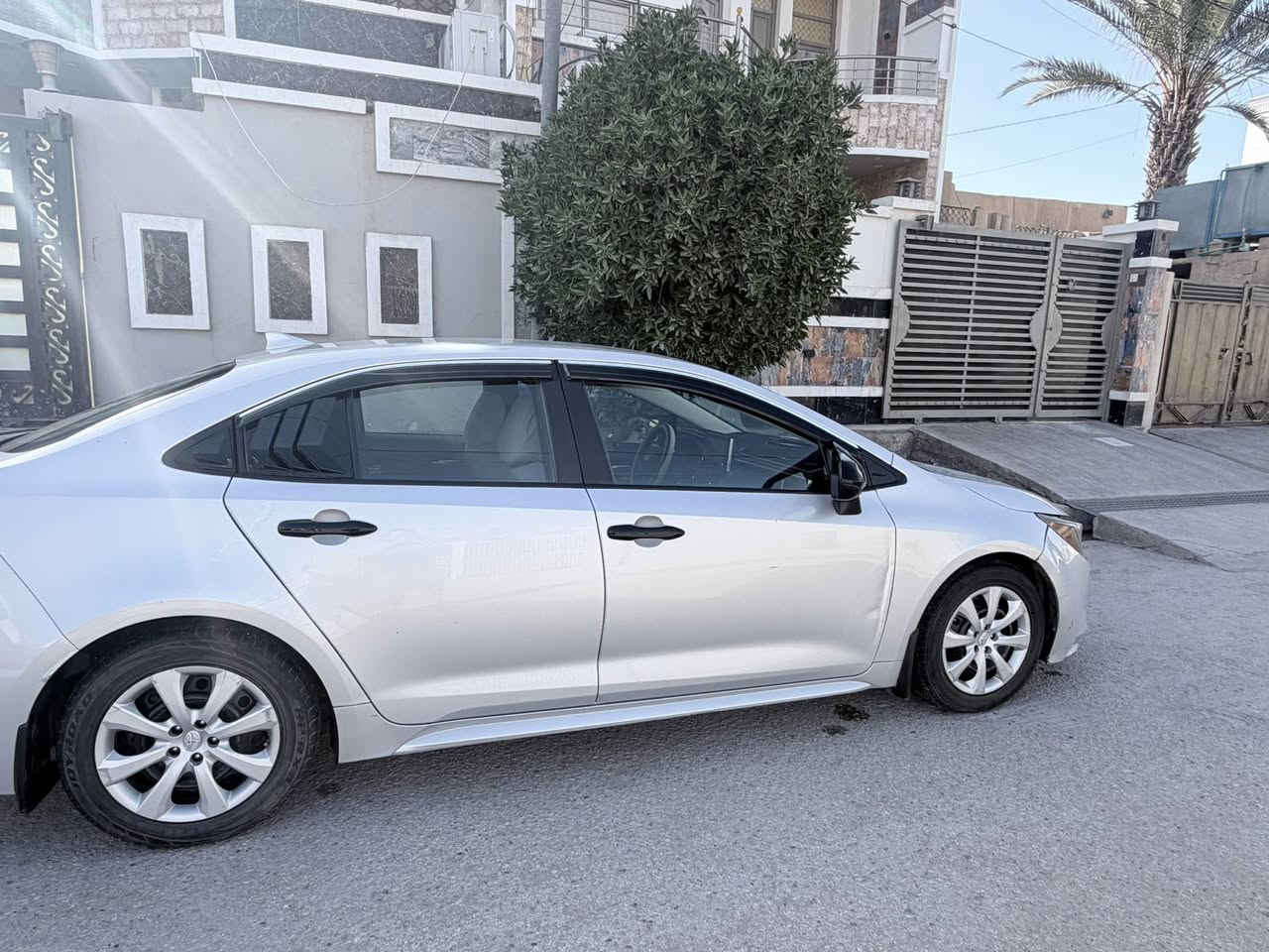 للبيع كورلا معوقين باقيلها سنه وتصير حره  موديل 2021امريكي فئة LE حادث سرقه جاملغ امامي فقط تبديل او ربع البنيد صبغ بدون دواخل
بدون ايرباك فقط جاملغ مكينة 1800 سيارة جديدة بمعنة الكلمة اللون رصاصي مواصفات السيارة فول تحكم ستيرين رادار امامي تحديد مسار / قيادة آلية / كروز سرعة / شاشة ابل كار بلي تحكم تبريد بيانو / سايد بريك بصمة/ اوتو هولد /
 تايرات جدد صدر امامي خلفي جديد بعدة على وضع الشركة 
للأستفسار اكثر 
***********
***********
