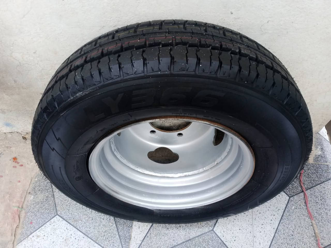 سلام عليكم للبيع تاير ويل كيا حجم 14 جديد مانازل اصلي لاسه الاستفسار 0788241225


**إذا كنت صاحب هذا الإعلان وتريد حذفه لأي سبب، رجاءا أرسل رسالة إلى الدعم الفني**