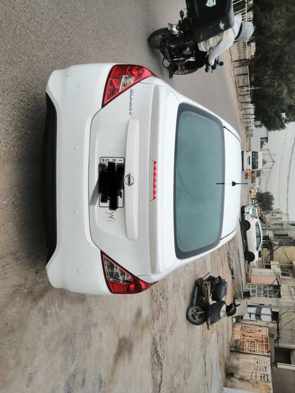 سيارة سَني للبيع موديل ١٩ 
السعر ٩٢ وبيها مجال 
للاستفسار ***********
