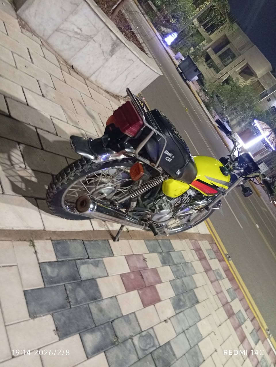 ماطور 22امتياز كفاله اوراق أصولي مختم شب اصلي نضيف ما بي كل نقص بلادي كهربائيات  شغاله نص هندر مكينه ناعمه شلعه ومعدل ضفيره جديد تيرات جدد بنزات جدد مكاني كوت داموك سعر 800 مو شراي أعبر منشور ماطور احلا من صوره ***********
ملاحظه الماطور ما منزله لجمعه بس نشر وما نباع لن ما جاب سعر وشكرا
