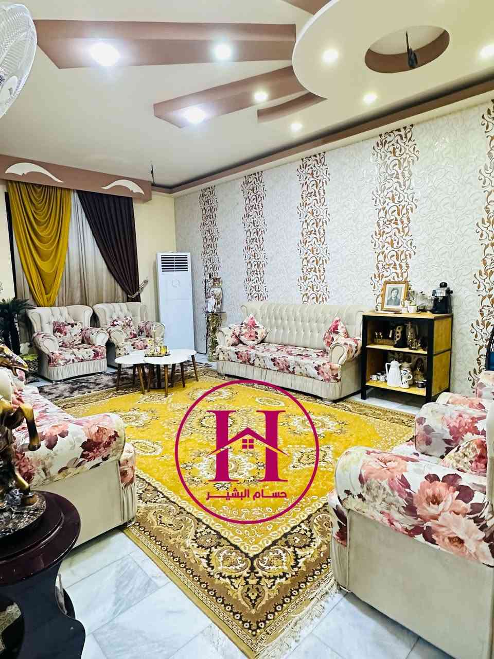 عقار للبيع 

الموقع حي صلاح الدين خلف التجاري 

المساحه 150 متر طابقين 3 غرف نوم 

بناء حديث  الأرضيه مرمر طبيعي 

المطبخ هديه مع البيت 

مستعدون تصوير كافة العقارات بدقه وجوده عاليه 
الأستفسار الأتصال على الرقم 
*********** امراسلة الواتس اب سيكون الرد على الجميع              #حسام_البيشير
