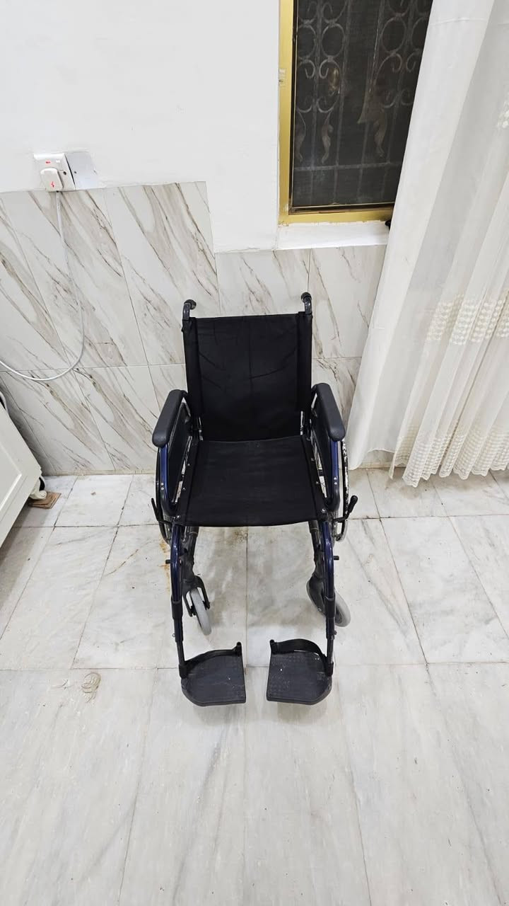 سلام عليكم  شباب من رخصة الأدمن يوجد لدينا كرسي عاديه  للبيع المكان بغداد النهروان
التواصل على هاي الارقام عندي واتساب   (***********)(‎***********)
