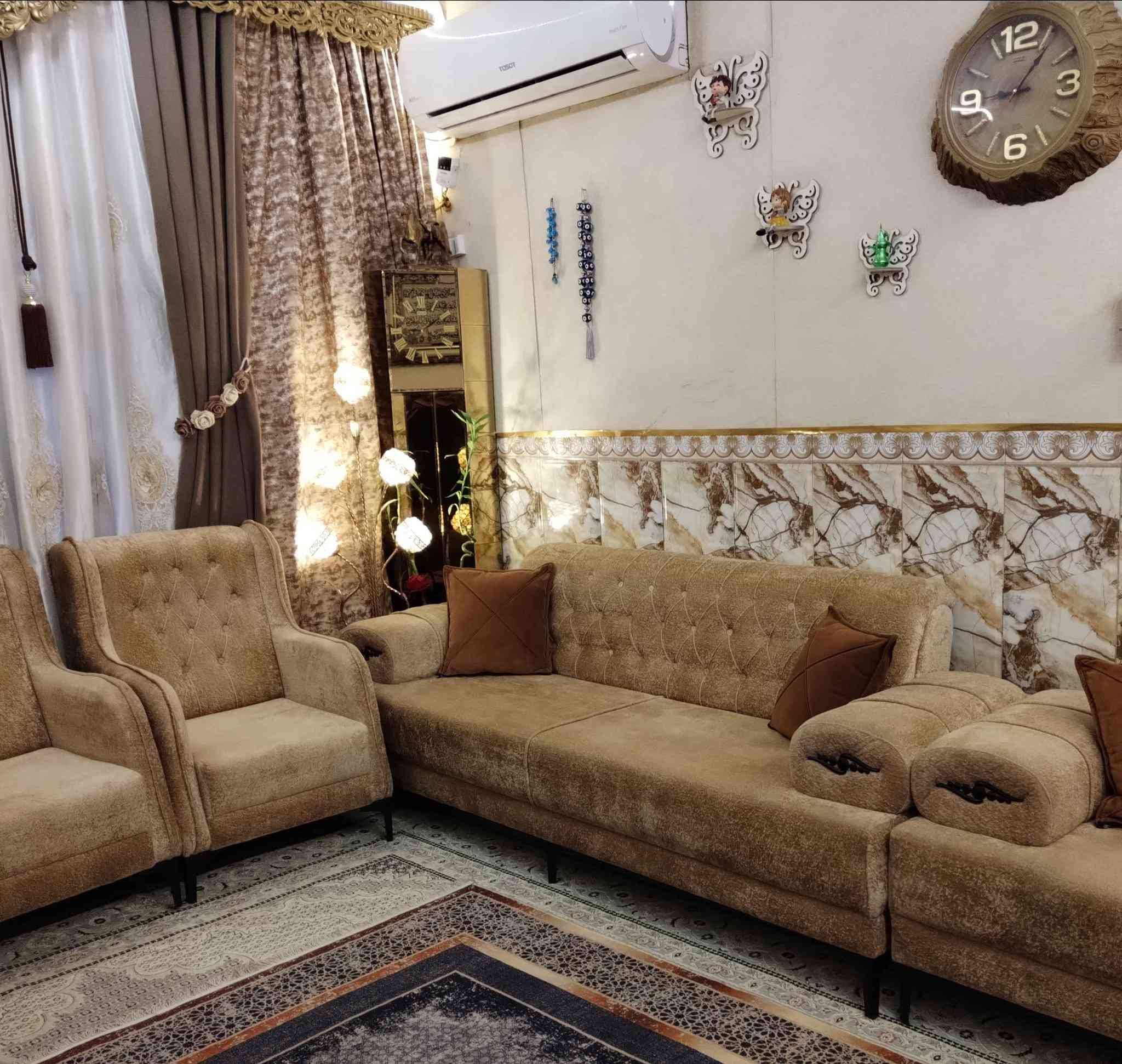 تخم تركي مودرن ١٠ مقاعد تصميم حديث قوي تكمة ثكيل خشب بلوك أرجل حديد اسفنج طبي بلوستر ظغط سوفت قماش وتر بروف ضد الاتربة والمي استخدام قليل اخو الجديد شخط ما بي نظافتة ١٠٠ ٪ نظيف جدا مبي اي ضرر... ٦٥٠ وبي مجال بسيط للشراي الجاد بغداد, العراق


**إذا كنت صاحب هذا الإعلان وتريد حذفه لأي سبب، رجاءا أرسل رسالة إلى الدعم الفني**