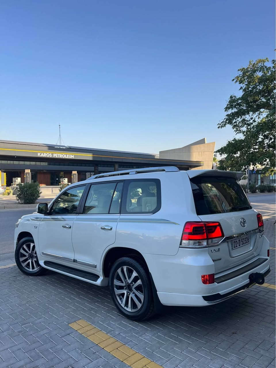Land cruiser VX-S 2019 V8. 5.700. 144,000km
‎‏Grand touring. Cihan motors
‎لاندكروزر 2019  VX-S 
‎مواصفات لیکسز واحد علی واحد 
‎‏‎ملاحظە : الاخوان رجائن بس بیع نقد بدون مراوس

‎أخت زيرو بل كارتون 📦
‎‏‎لاندکروزر 2019 cihan motors
‎‏‎ 5.7 محرک 8 سلندر 
‎‏‎ماشي 144,000 ألف كيلومتر
‎‏‎ بسمطين  +سماعة بيلادي +فرشات بيلادي مجوود كل غراض شركه موجود

‎‏‎ مكفولة كفالة عامة من الدعامية إلى الدعامية
‎‏‎ بدون صبخ .بدون بارد,بدون تبديل  ،بدون  و لا حالوب رصعات ،بدون حتى شخط
‎‏‎ ،رمل مابي ،لحية بدون صبخ ..بقية كلها بشرط

‎‏‎🧬فول فول مواصفات واحد علی واحد 

‎‏‎شاشة كبير لمس 5كاميرا حاسة رادارات
‎‏‎كاميرات 3 شاشات جگات  فتحة سقف 
‎‏‎ کشن تبرید ،كشن جلد ،کشن خزن ،کشن دیزاینو
‎٢ كشن کاهربائی، شحن موبایل،  8 ارباک سماعات JBL
‎تبرید مرکزی ،رادار امامیە و رادار جانبیە ،رادار مسافە
‎‏‎بصمة تشغيل عن بعد باب خلف شفت 
‎ ثلاجە و لایتات ليد زينون 
‎نضام قيادة eco comfort sport sport+‏‎
‎تحكمات ستيرن دبل فوليوم فورويل هوك
‎‏‎سيارة بها 2 بصمة من شركة جديد جدأ 
‎‏‎سيـارة عل نظافتها احسبها صفر زيرو

‎تخم تاير دنلوب الاصلي

‎‏ لا صوت لا تبخیر‎ محرك كير بشرط مامفتوح
‎‏‎سيارة حيل نظيفة كلشي عل بلاد لوك
‎‏‎سنوية زنكة كلشي جديد مدفوع ل٢٠٢٩
‎‏‎باسمي السنوية بشرط تحويل و خرامة 
‎‏‎سيارة مابيـها دينار مصرف كامل من كل نواحي

‎‏‎♻️نفسي يوم /تحويل و وكالة حاظر رقم اربيل باسمي
‎‏‎📍مكانك /داخل سليماني

‎‏‎☎️موبايل  ***********
‎💵سعر / ٥٤٠ ورقه السليمانية, العراق
