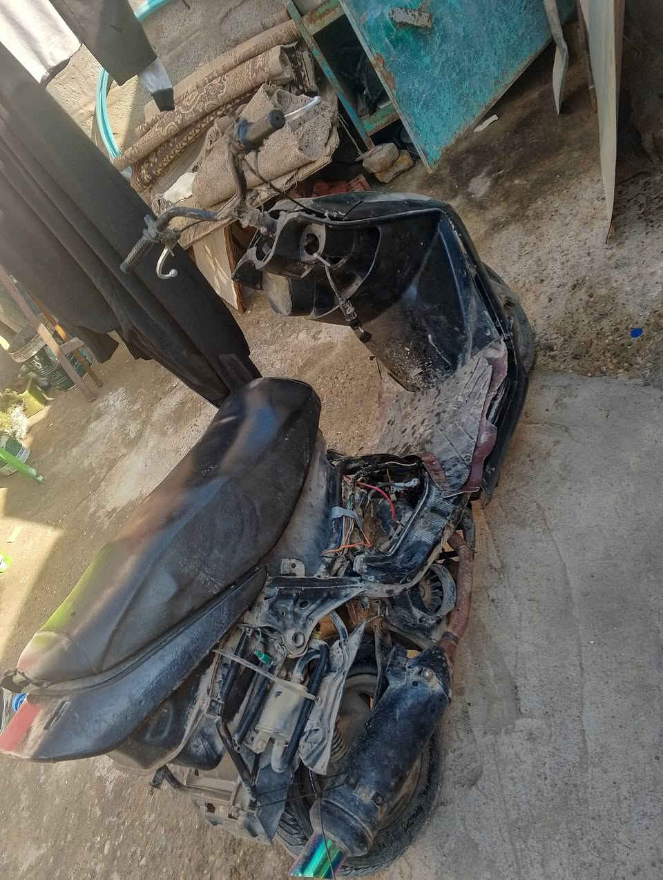 سلام عليكم عيني فراشه شغاله للبيع محور صلنصه رياضي قيم وأخذ بلي يرضي الله ***********
