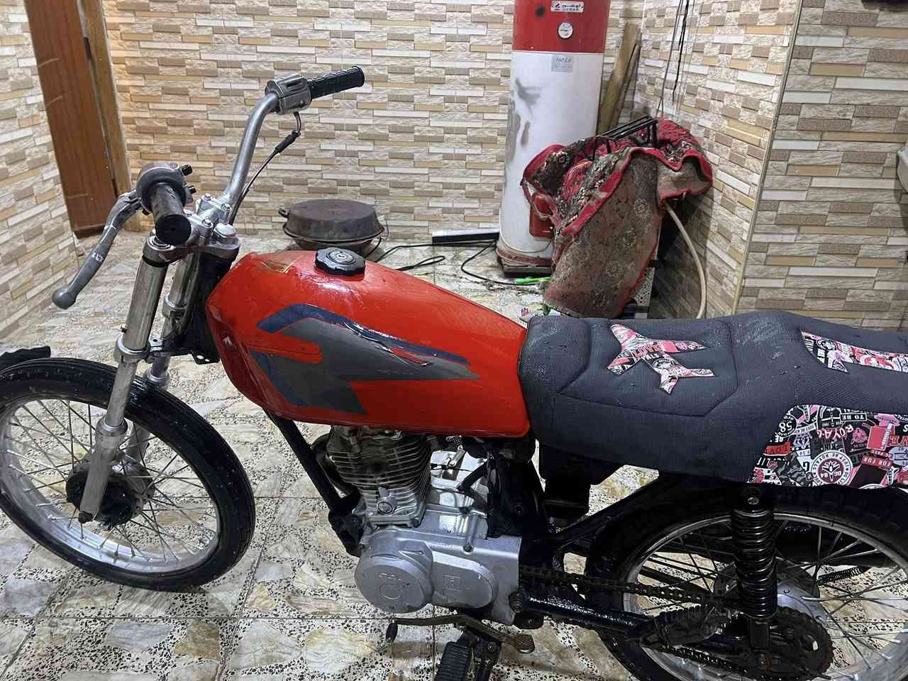 نامه شلامجه ادوات بلاد  دراجه حلوه  كلش مكينه مامفتوحه خرسه نهضه ومعدل فول نعومه مكفوله من كلشي  تانكي كشن تفصال جاهزه من كلشي سعره ٣٧٥ وبيها مجال  مكاني كزيزه رقمي ***********
