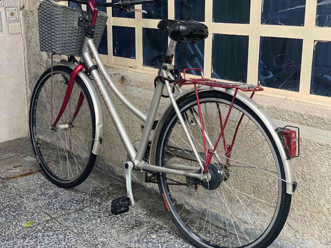 بايسكل الماني حجم 28 للتواصل والاستفسار الاتصال على هذا الرقم ***********
