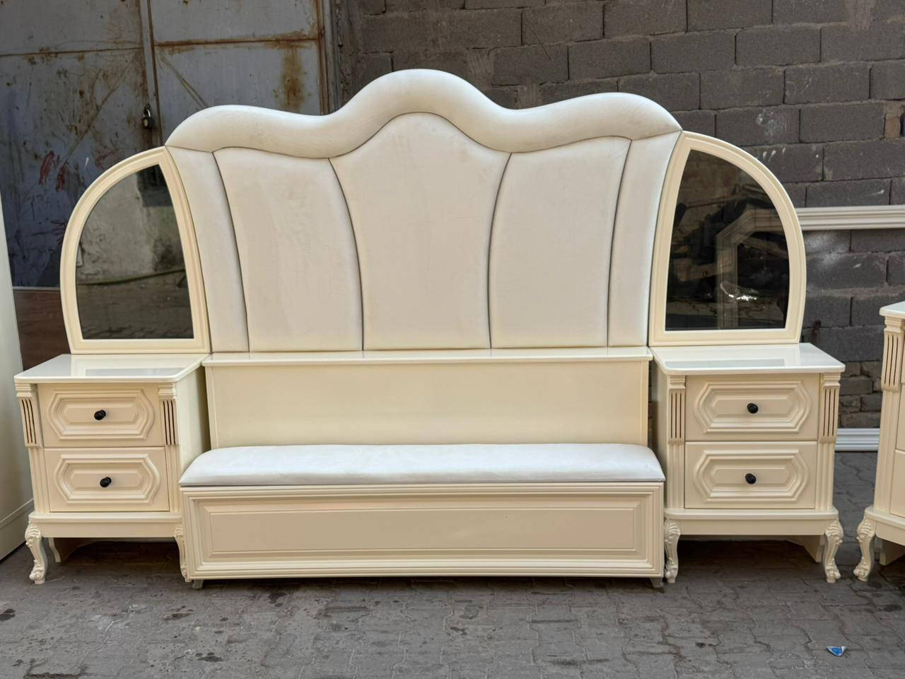 شركة اشرف الطفيلي للأثاث
نجاره عراقيه 
بلنقد ولاقصاد 
لتواصل ***********
 اسم تيك توك (شركة اشرف الطفيلي)
