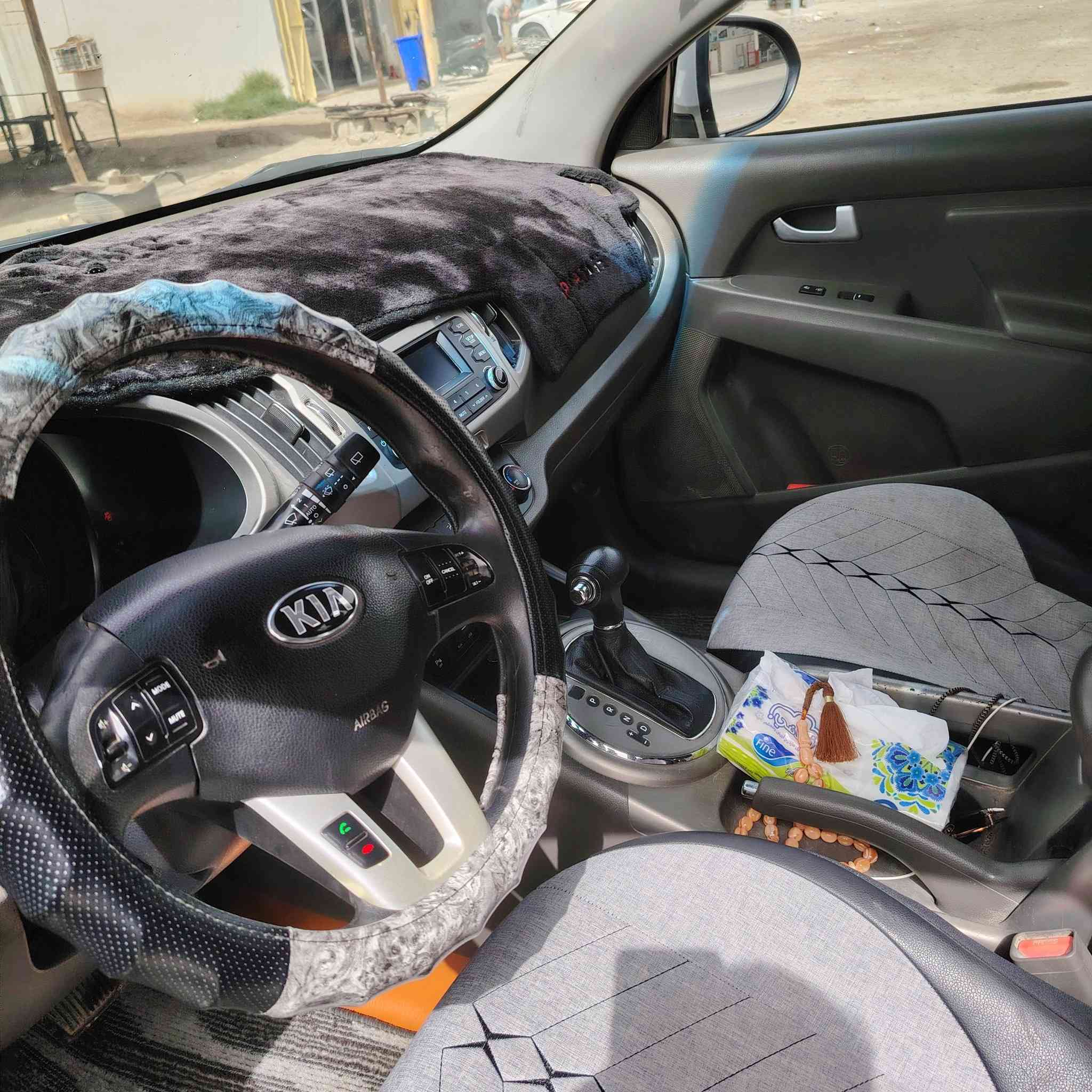 للبيع سبورتج لون اصفر ذهبي موديل 2016 وارد خليجي رقم واسط باسمي تحويل مباشر مكفوله
السعر 143 وبيها مجال قليل 
 للإستفسار الأتصال بالرقم ***********
