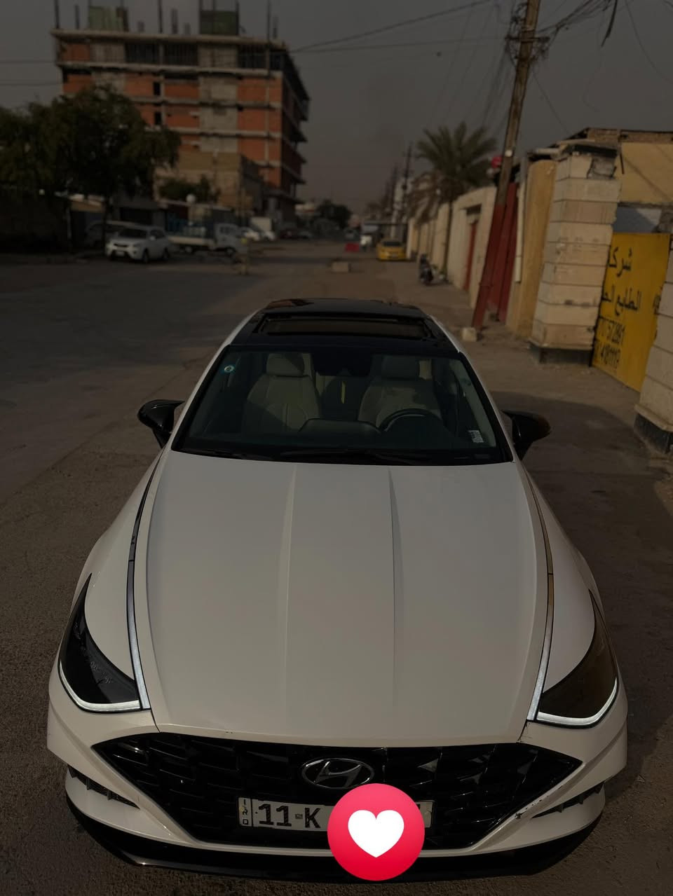 السلام عليكم للبيع فقط سوناتا موديل 2023 وارد امريكي لون ابيض محرك 2.5 المرغوب گير At 8speed المرغوب بدون صبغ بدون ايرباك بدون دواخل
المواصفات: 
بنوراما 
تبريد قطعتين 
تبريد بيانو منفصل 
تدفئة كشنات 
رادار امامي 
رادار خلفي توقف ذاتي عند الاقتراب 
رادار جانبي 
٩سماعات 
دشبول دجيتال
تشغيل عن بعد  
شاشة الكبير تدعم كار بلاي وخرائط 
شحن لاسلكي 
كشن كهرباء 
لدات امامي خلفي 
داخل ابيض 
ترحيب عند الاقتراب 
تحديد مسار 
جنطة ذكية  
حادثهة خشم البنيد ومبدل نفس اللون 
السيارة مكينة كير تبريد كلة بشرط 
السعر ٢٠٠وبيهة مجال 
***********
