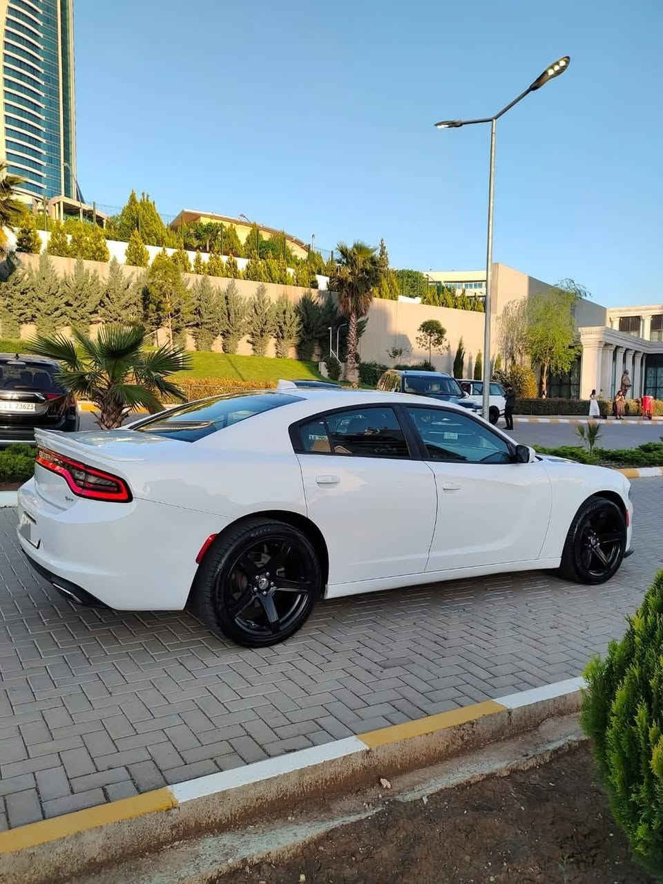 سلام عليكم جارجر موديل ٢٠١٦ وارد كندي كلين تايتل مكفولة باسمي ماشية ١٤٣   مواصفات sxt معروفة ويل 20 شاشه جبيره  كامره  وبعد بيه موصفات  سياره جاهزه واي نقص  مابيها والسونار مرفق بالمنشور السعر ١٨٨ عنواني بغداد المنصور للاستفسار اكثر ***********

