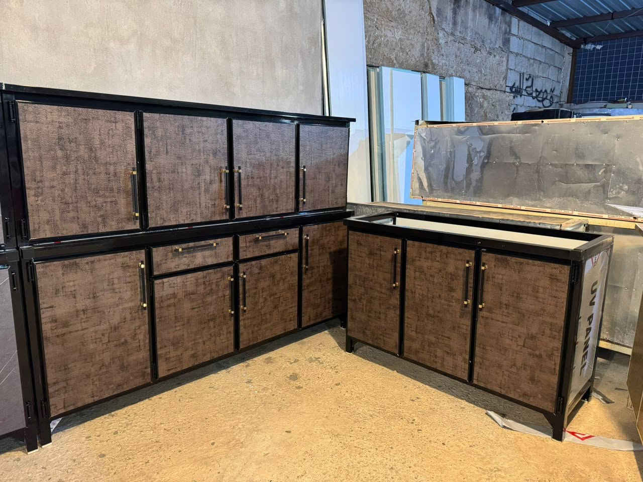 السلام وعليكم كاونترات جمله مفرد توصيل خارج كركوك جمله فقط شغل درجه اولئ العنوان كركوك ممدوده قرب جسر قرناطة معمل الرحمة الالمنيوم الستفسار التواصل ع.***********.
