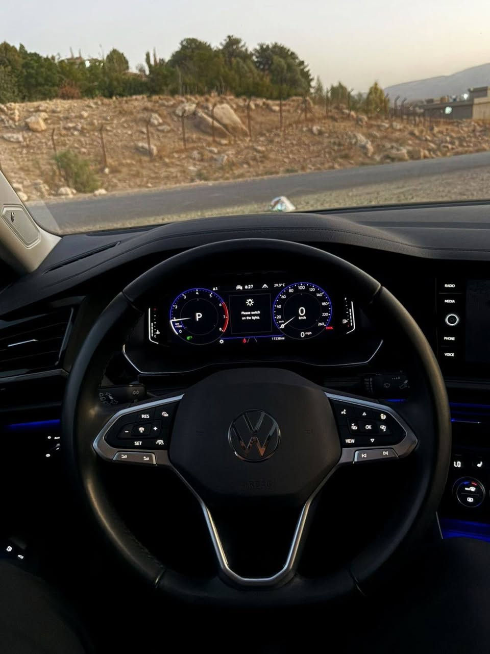 ڤۆڵگسواگن جێتا 2023 مواسەفات SEL 15T
گێڕ ئۆتۆماتیک ، ٨نمرە
تحدید سرعە
مەودای دووری و نزیکی سەیارەی پێشت دیاری دەکات
ڕاداری پێشەوە و دواوە
ڕاداری ئاوێنە Auto start, stop
کامێرای دواوەوە
حەساس
بەسمە
شەغال
سڵاید
برێک بەسمە
٣ مۆدی لێخوڕین
کوشن جلد
کوشن سارد و گەرم
کوشنی دواوەوە هیتەرە 
سوکان هیتەرە
پانۆراما
کارپلەی و ئەندریۆد ئۆتۆ
کامل لایتەکانی لیدن 
لیدی ناوەوە
٩ سپیکەر ی Beats Audio
١ پارچە بۆیاخە و ٣ پارچەی گۆڕاوە بە بیلاد 
ئەیرباگی هیچی نەتەقیوە 
پێش و پشتی کەپسە سایارەکە نموونەیە لە جوانی

سـعـر : لە کۆمێنت داوابکە ڕاستەوخۆ بۆت دێت 📥 

گێر و مەکیەنەی بەشەرت 
هیچ کێشەیەکی تێدا نییە 

ژمارەی خاوەنەکەی 
***********
