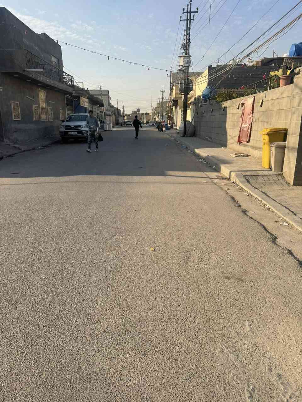 السلام عليكم ورحمة الله وبركاته ارض للبيع خلف الملعب 100مربع 10في 10 بصف الركن للستفسار هاتف ***********
