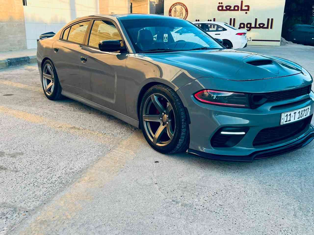 سلام عليكم جارجر للبيع فقط
شباب اقره المنشور وخابرني الي يدور مكفول وبهل سعر ليخابر سياره مصروف عليه
موديل 2016 ارتي 5700 رقم بغداد بسمي سياره 
حادثه جاملغ وبنيد 
 مصبوغه تغير لون من رصاصي الى اسمنتي 
مكينه وكير واكسل نضيفات
سياره جاهزه من كل نواحي 
سياره مابيها نقص برغي
كشنات حضن srt تدفئه تبريد
كيجات 260مال خليجي
داخل كله كاربون فايبر
داخل متغير لد 
سقف روز متغير 
لايت متغير لد اشاره 
دعااميه وايد بدي 
ويل نجمه + تخم تاير 
هدرز +  بوابات 
وبرمجه 
اكسل قفل 
صدر امامي خلفي جديد 
منضومه زنون عالي ناصي نهار 
مكاني بغداد 
السعر 142 وبيه مجال
 فقط بيع 
***********
