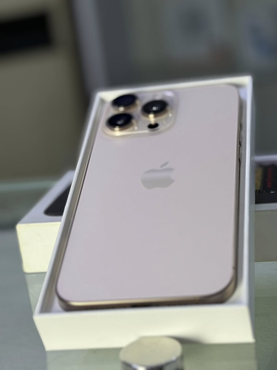 ايفون 16 برو ماكس 256 عربي شرق اوسط بطاريه 92 جهاز نظيف كلش
***********
