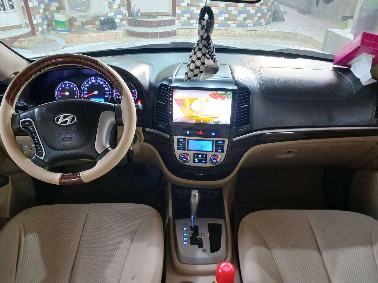 ياالله للبيع هونداي سنتافي المقدس خليجي 7راكب رقم بصره انكليزي بأسمي سنويه لغاية 28 هزه جديده 
***********
مواصفات مكفوله كفاله عامه من الصبغ والضربه والتبديل مكينه 2400دوش عله وضع شركه ماشيه 213حقيقي جرس +علامه ال120 اشاره بالمري+مري شفط يدات ابواب نيكل بلاد تحكم استرين فتحت سقف تبريد أمامي خلفي شاشه +كامره خلفيه +حساسات خلفيه تخم تاير+5ويلكب حداديه 100%
السيارة جديده بمعنى الكلمه 
البصره قضاء المدينه
