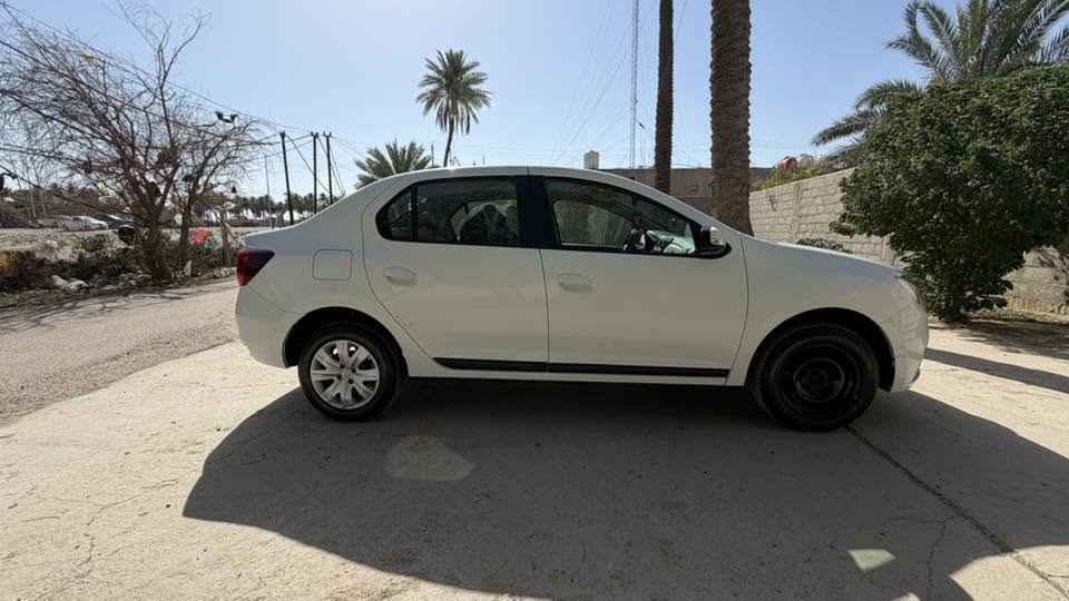 � للبيع رينو سيمبول SE موديل 2022 🚗

* رقم بغداد
* ماشية 11 ألف كم فقط
* سيارة نظيفة جداً واستعمال خفيف
* محرك اقتصادي وأداء ممتاز
* داخلية بيج أنيقة ونظيفة
* تبريد وتدفئة وكالة
* شاشة أندرويد
* كاميرا خلفية + حساسات خلفية
* ليد نهاري 
* كشافات ضباب
* مثبت سرعة (Cruise Control)
* تحكم بالميديا من خلف الستيرن
* مرايا كهربائية مع إشارات جانبية
* 4 جامات كهرباء
* السيارة لا تحتاج أي مصروف وجاهزة للاستخدام
* بيها ملاحظة بسيطة بعض  الخدوش 

💰 السعر المطلوب: 98 ورقة

للاستفسار ***********
