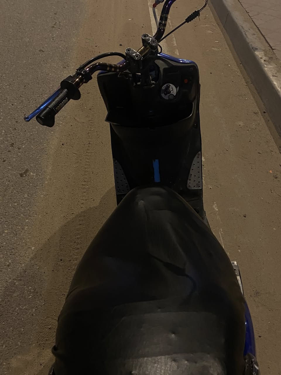 سلام عليكم ماكس عدله للبيع ،مصبوغ شاصيها لون ازرگ مصبوغ صبغ حراري، سكانها سبع الوان،وشتها 55،كلجات fcs الصفر،كفراتها كامله كلها الكفر مال عَينه عندي ،سواداتها كامله كلها السواد مال عينه عندي ،ويلات رياضي لو ازرگ، شيال مكينه ،دبلات رياضي وره وكدام ،واقيه كاربون ،ستان سبع الوان،دراجه مكينتها اكفلها واضمنها على ايدي تاخذها ما تذب عليها شي.
السعر خاص .
مكاني البصره/الجزيره/الفيروزيه 
*********** 
متواجد واتساب وعلى الشريحه.
