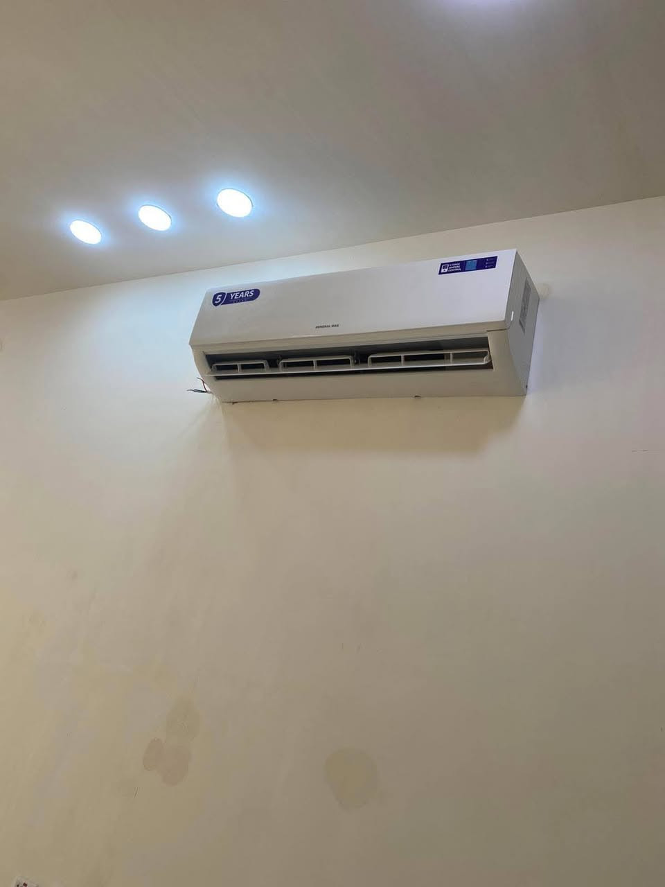 جانب من اعمالنا بادارة كادره من الشباب المعروفين بالشغل النظيف والترتيب والدقة 
الخدمات تشمل:
#تنصب السبالت
#الصيانة والتصليح
#الغسل والتنظيف
#شحن الغاز
#فتح ونقل السبالت

وعدنه أيضاً كادر متخصص بنصب وشد الكامرات وأجهزة المراقبة 📹🔥

بإشراف الفني حيدر 

📞 للاستفسار: ***********
      متوفر واتساب أيضاً 📲
