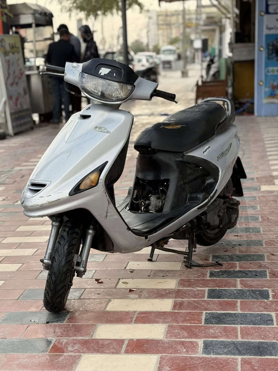 السلام عليكم دراجه للبيع فراشه كدام عينك مال حاويه مكفوله المكينه استيل من البطن السعر 500وبيه مجال حك الجيه  المكان نجف كوفه يم نفق مسلم ***********
