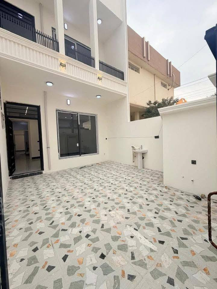 دارين للبيع مساحة الدار الواحد/100/متر طابق ونصف بناءصفر
عنوان:حرية مقابل حلويات بتام
نوع العقار:طابو
فول مواصفات:فول كاشي وسقف مغربي ونظام دكت تبريد مركزي 
محتويات الدار:استقبال،هول ومطبخ حار،صحيات،وغرفة نوم،درج داخلي 
موقع مميز
للاستفسار مراجعة مكتب النورين للعقارات والمقاولات أو الاتصال على الارقام التاليه:***********
واتسأب
