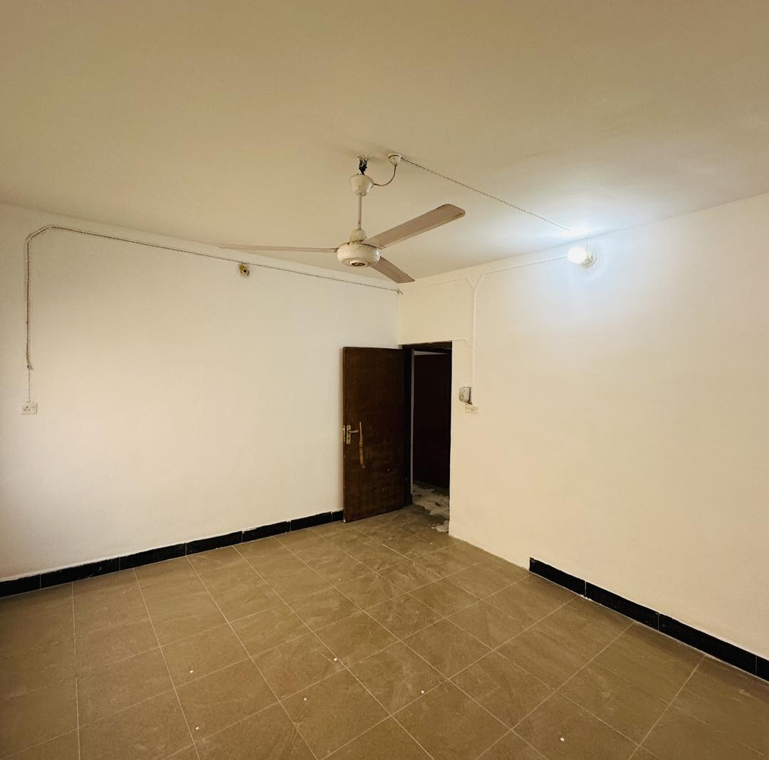 #للإيجار __مشتمل طابق ثاني 
الموقع //حي الأمام علي (ع) قرب صيدلية الأقصى 
يحتوي ع 
2 غرف نوم 🛌 ➕هول ➕مطبخ➕مجمع صحي 

🏫📚نستقبل جميع عروض البيع و ترويجها بإعلانات ممولة 
      للمزيد من التفاصيل الاتصال او المراسلة خاص 

حجي حسن السعيدي  ***********          
علي السعيدي ***********_ ***********
حسين السعيدي ***********_ ***********

 📍موقع المكتب  📌 الحله - حي الامام علي(ع)_ قرب المول الجديد _مول حي الأمام علي (ع)
