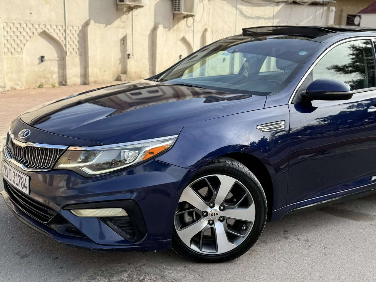 للبيع كيا اوبتما S موديل 2019
فول فول مواصفات بصمة بانوراما فتحة  
فئه S
ارقام دولي جديد سنويه بئسمي وهزه جديده وسنويه ليحد 2030

 وارد امريكي حادث دعاميه فقط مكفوله ايرباكاتها ودواخلها 
 رقم سليمانيه بأسمي اللون ازرق 

 فول مواصفات ..
المواصفات / بانوراما ، بصمة تشغيل ، بصمة ابواب ، رادارات امامي خلفي جانبي ، تحديد مسار ، محرك 2400 , حساسات ، شاشة كبيرة (gbs,car play) ، كاميرا خلفية دوارة ، صندوق ذكي فتح عند الاقتراب , بگ لايت ليد ، ليد امامي نهاري ،  انارة ترحيب عند الاقتراب ، كشن سايق كهرباء ، كشنات جلد ومخمل ، اشاير بالمري ، 3 انظمة قيادة ، تحكم ستيرن جهتين ،   ، بلوجكتر عدسة ، ويل كروم 18 ، دبل اكزوز ، 
ماشية 100 الف ميل 
السيارة نظيفة جداً وصورها جديدة وعليها ادامة كاااملة بدون اي نقص ..
تخم تاير جديد مشتريي
السعر 145$ 
رقم التلفون للاستفسار
*********** علي
اخوان سونارها وصور حادثها بلمنشور  
مكاني بغداد (الاعظميه-المنصور)
