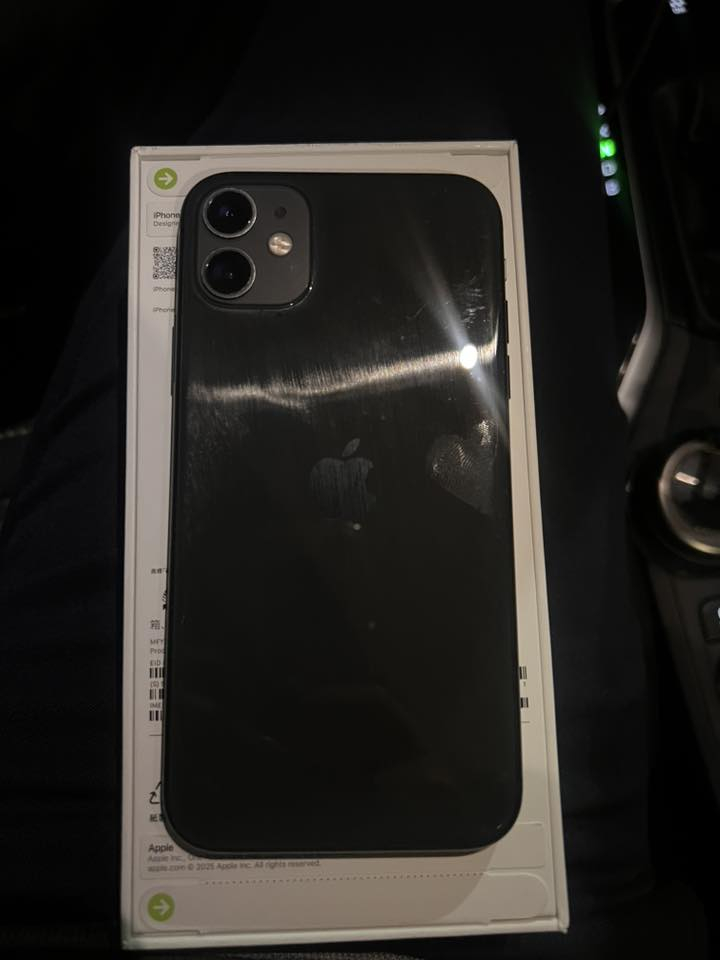 سلام عليكم ايفون 11 ذاكرة 128 بطارية 80  *********** السعر 225
