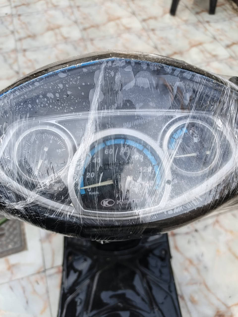 دراجه جي فور. جاهزه مابيها كل نقص شغاله سلف هندر. كهربائيات كامله اشاير يمنئ يسرئ قفل جنطه قفل سكان عداد شغال بانزين والرون  300 وبيها مجال ***********
