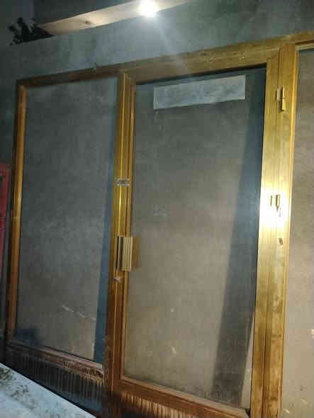 سلام عليكم جام خانه البيع الارتفاع ٢و١٣ والعرض مترين و٦٠ ميز رفوف المنيوم الارتفاع ٩٠والعرض مترين مهيجران قرب حسينيه داود العاشور ***********
