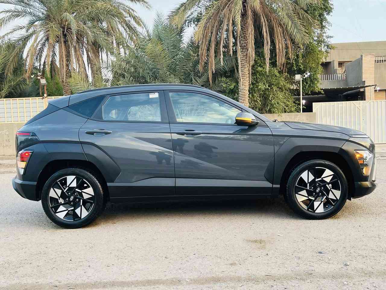 السلام عليكم
هونداي كونا وارد امريكي موديل(2024 )  
 ترقيم جديد اربيل وكاله تحويل مضمون 100‎%‎
ترقيم جديد هزه السيارة 100‎%‎ 
 حادث السيارة بسيط جدا شبر بلبنيد وشبر بلجاملغ باقي السيارة كفاله عامة السيارة جديدة بمعنا الكلمه
( ماشية 29 الف مشي امريكا فقط )
ليبل واحد بدون فتح بدون تبديل
""مواصفات Sel
(داخل ابيض)
بصمة تشغيل . بصمة ابواب . بصمة صندوك
هندبريك بصمه
كشنات كهرباء 
تبريد قتعتين خلفي
تبريد لمس بيانو منفصل حار بارد
ويلكب جبير فراشة 
محرك 2000 دوش
منافذ typse
مصابيح LED أمامية.
مصابيح LED خلفية.
اشاير مري 
رادار امامي مانع تصادم
رادار بلمري نفطه عمياء 
تحديد مسار 
رادار خلفي تنبيه عبور + بريك ذاتي
نظامي  Android Auto و Apple CarPlay.
شاشة جبيرة متصله كار بلي 
تشغيل عن بعد
لايتات امامية عدسات زنون
السيارة كامله مكمله كتلوكات الشركة ارضيارت الشركة
دهن فلاتر كله جديد مابي نقص
العنوان بغداد /
استفسار *********** وتساب
