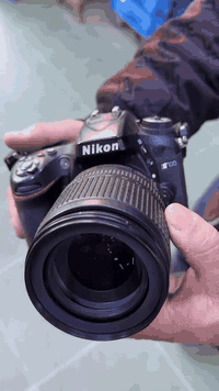 كامرة نيكون ٧١٠٠ للبيع بسعر ٥٢٥ بي مجال قليل  معاها جنطه ورام جديد وشاحنه وبطارية  مكان حله يوجد توصيل للإستفسار *********** شترها ٢٤ كي
