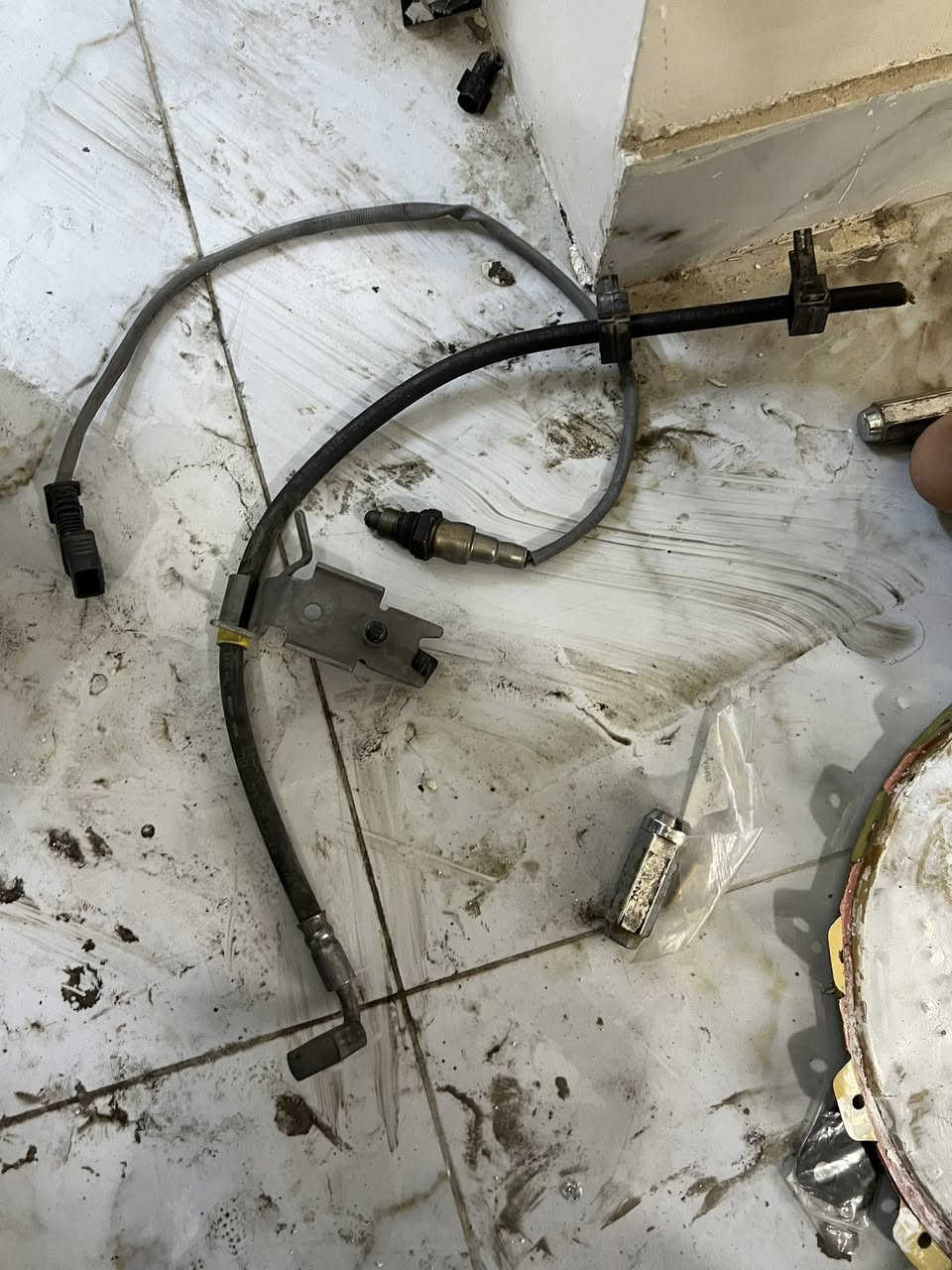 ‏سلام عليكم أي شيء تريده من قطع غيار جينيسيس يجي واتساب***********
