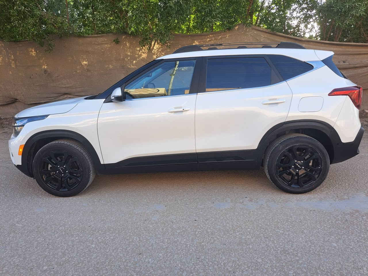 كيا سليتوز xline 2024 ماشيه ٦٠٠٠ الف حقيقي يعني زيرو دخول جديد بدون لوحات فول موصفات
■  بصمة تشغيل بصمة بيبان تشغيل عن بعد 
■  كشنات مخمل وجلد وكشنات حرارية
■ لد نهاري شاشة ديجيتال متصله مع شاشة المسجل
■  توقف ذاتي رادار محيطي 
■ بصمه تشغيل وتشغيل عن 
■ محرك ١٦٠٠ تيربو 
■ ويل 18 كروم
■ بجم كبس بدون ايرباك
■ حادث ربع جاملغ خلفي جهه الأيسر مع هلال الباب 
■ تترقم جميع المحافظات باسمي تحويل مباشر
■ مكان السياره حله مركز 
■ رقم الهاتف ***********
