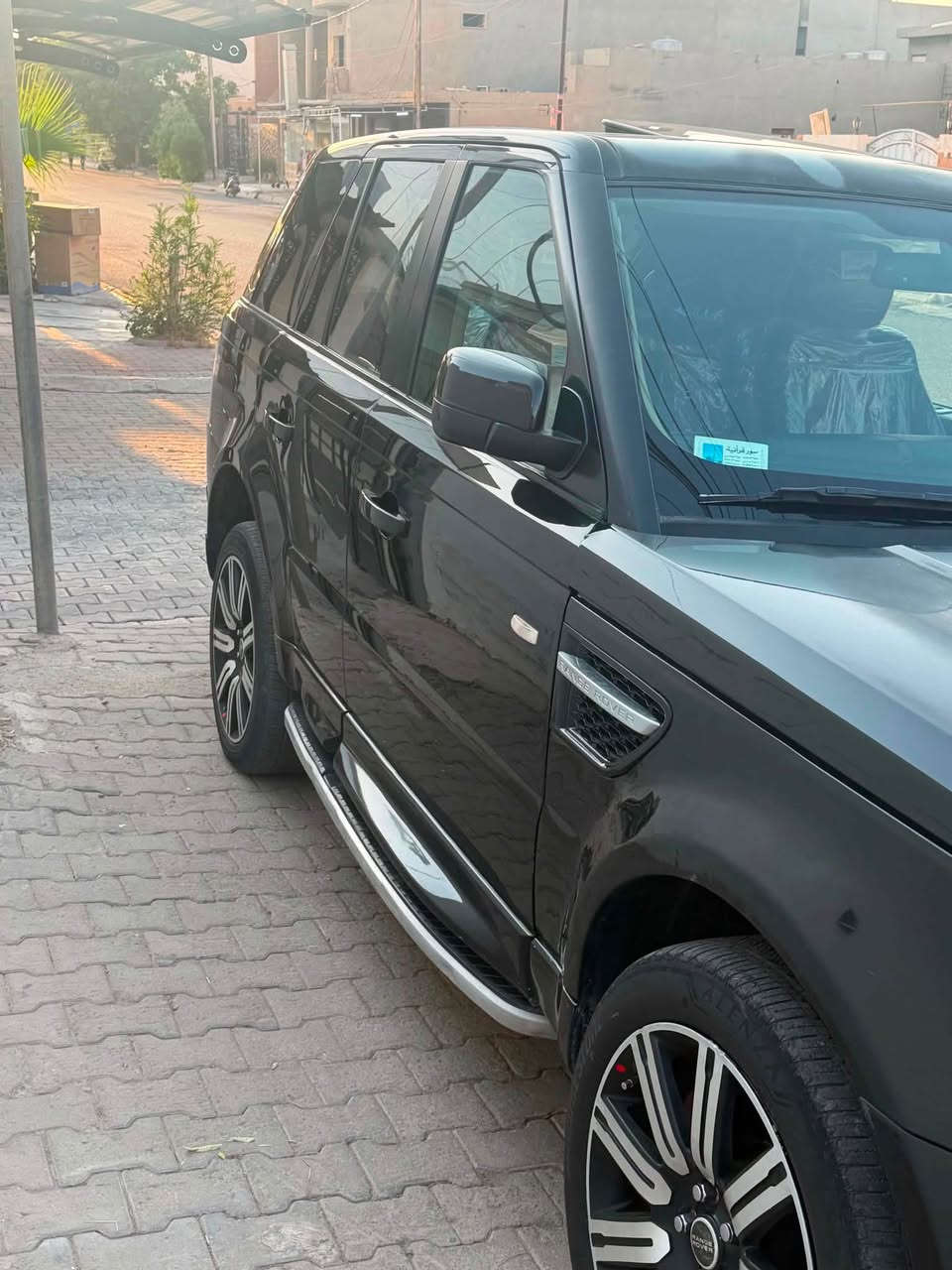 رانج روفر موديل 11 فول مواصفات سقف سلايت محرك بلادي فاحونه 8 سلندر سياره نضيفه بدون صبغ سعرها 135 رقم موبايل ***********
