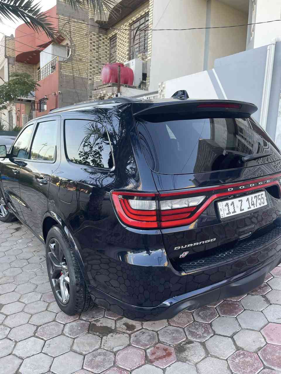 السلام عليكم
دودج دورانگو موديل 2024 
     ماكس R/T
المواصفات:
 • ماشية 22 ألف ميل
 • دخول جديد وبدون ايرباك 
 • رقم بغداد باسمي
 • اللون: نيلي أو حبري
 • فتحة سلايد و رادار جانبي
 • كشنات كنتارة وجلد vip منفصل
 • تدفئة وتبريد للمقاعد الأمامية
 • تدفئة للمقاعد الخلفية
 • رادار وتحديد مسار
 • ذاكرة للكشنات
 • شاشة جبيرة
 • 4 وضعيات قيادة
 • حدادية + فجوج بريمبو رياضي
 • بصمة وتشغيل عن بُعد

الحالة:
 • السيارة داخلـة كلين
 • بس البجم الأمامي مفتوح وحاطي بلنجطة
 • الضرر انضربت  بالحاوية بداية القمارة
 • السيارة بيها دحجة زغيره بلباب الورا السايق وصبغت   مكانها 
 • توني مبدّل دهن Mobil 1

 • الجاملات الخلفية  بيها بارد بلدور
 
 • صورها قبل الصبغ موجودة

السيارة كاملة وماناقصة شي الحمدلله

المكان: النجف

رقم الهاتف: ***********
