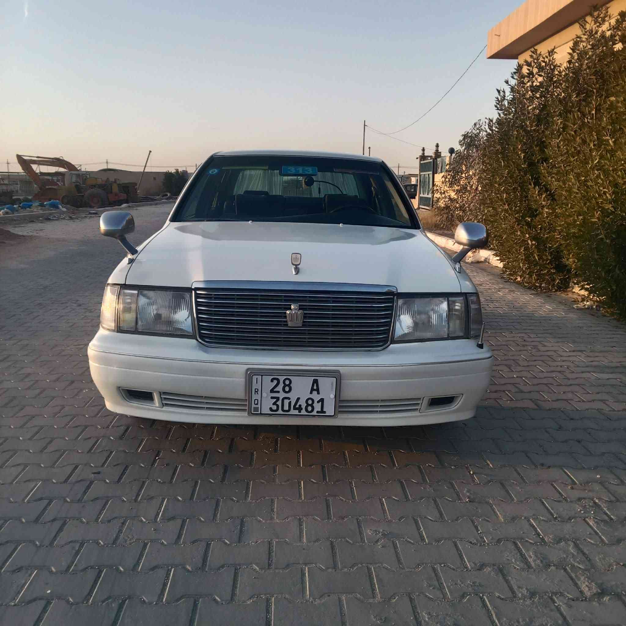 سلام عليكم راس الثور تكر سياره فول رقم نجف الجديد مقفوله من القص والنقل الجثه السعر 125 وبيها مجال الوان السياره النجف كوفه العباسيه***********
