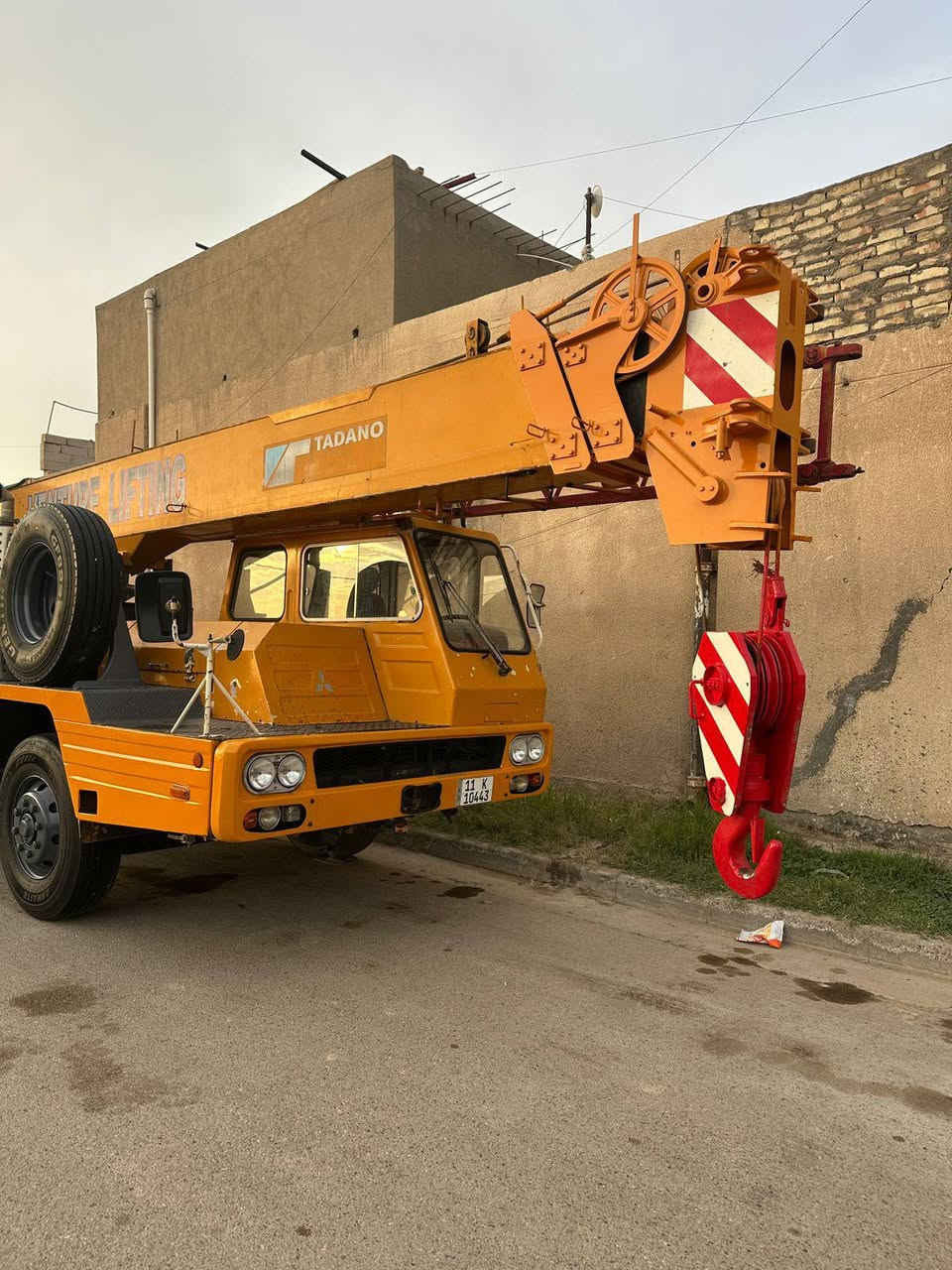 السلام عليكم كرين 20طن موديل 91 اصل مكفول كفاله عامه السعر 575$ وبي مجال مكانه بغداد الغزاليه ***********
