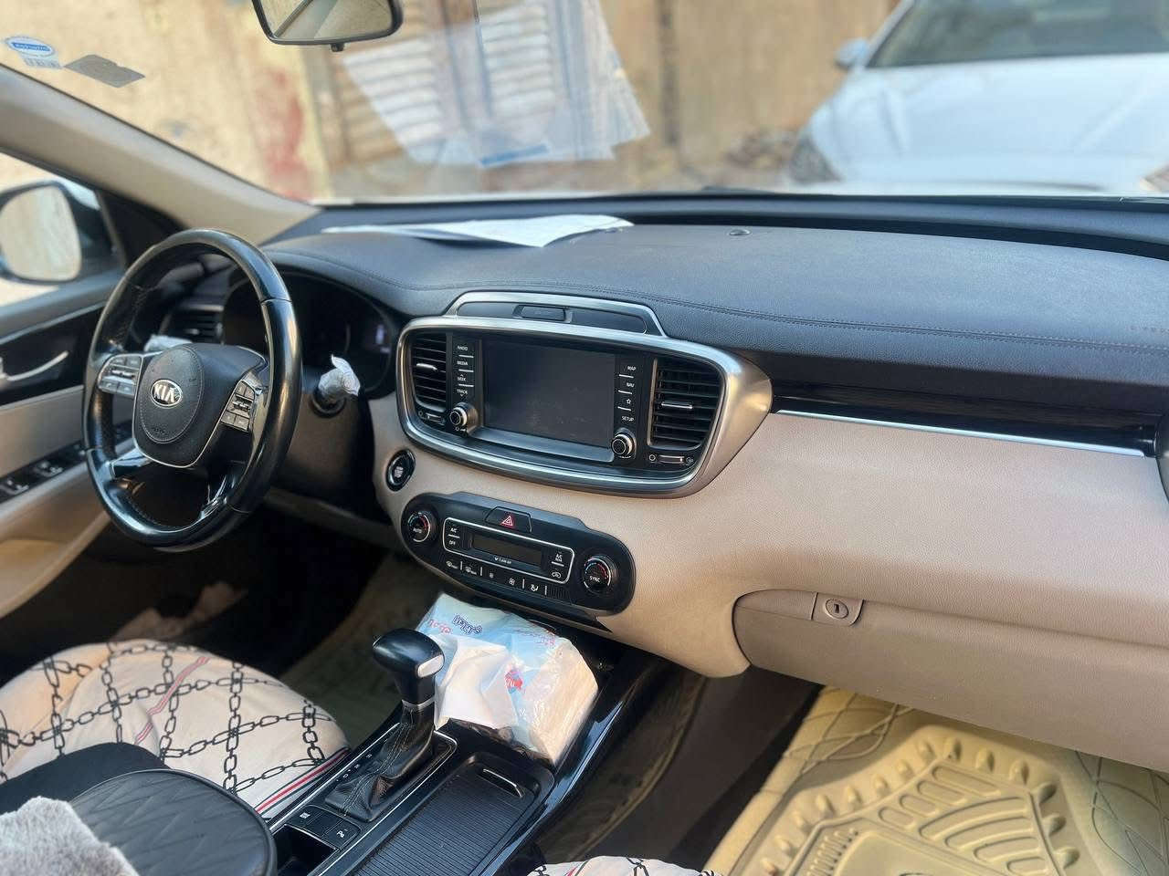 السلام عليكم.

 سياره: سورنتو مراوس او بيع.

موديل : 2020.  

المواصفات: فول ما عدا الفتحه. 

الضرر : كفاله عامه.

 لتواصل او الاستفار :  ***********
                    واتساب : ***********.
السعر : (خاص يتم الرد عليك تلقائي).
 
المكان : النجف الاشرف.
