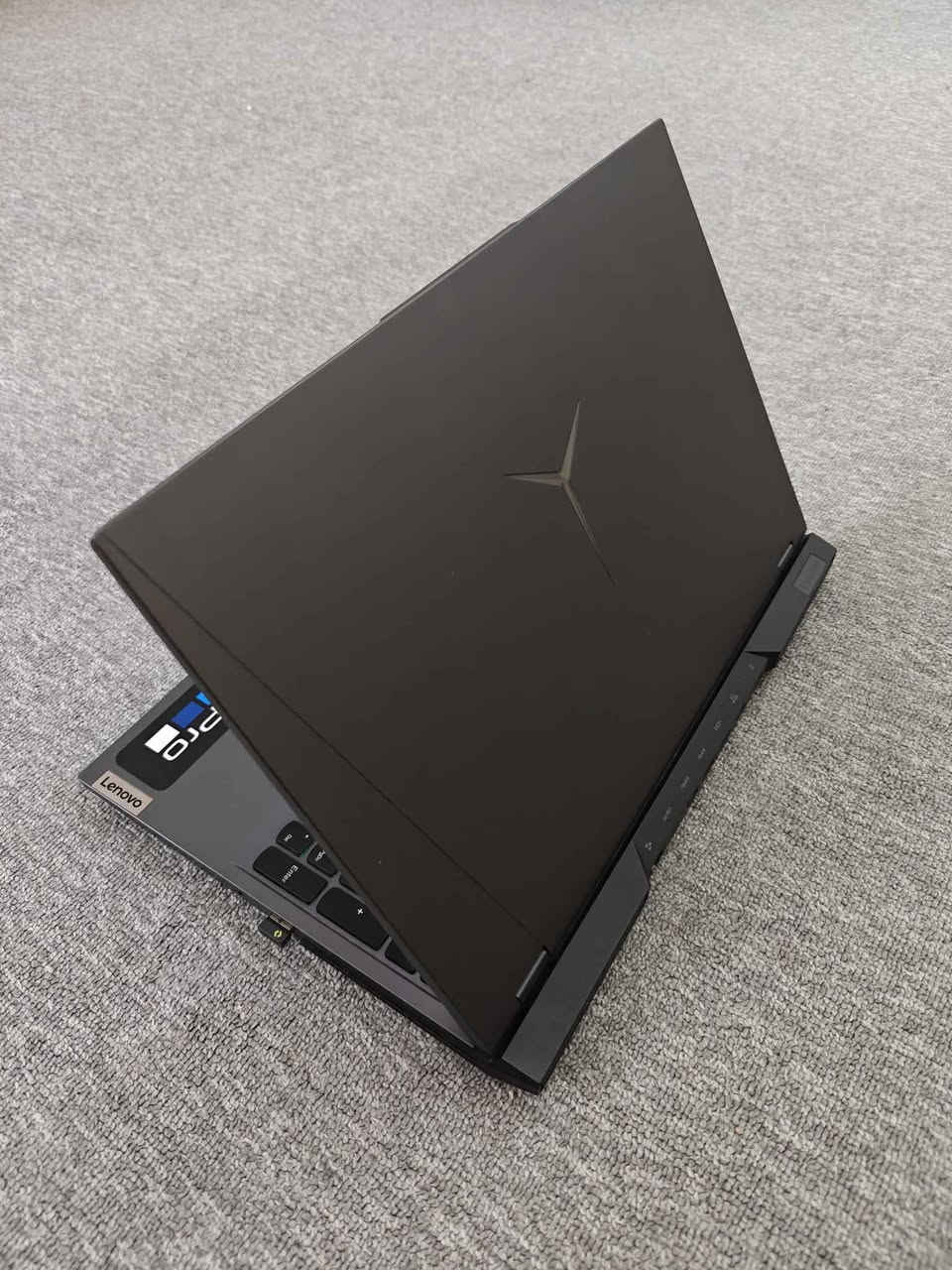 Lenovo Legion 5 Pro 16ACH6H 🚀 شاهانەی لۆنۆڤۆ گەیشت!

مواسات / الخلاصة: 🛠️
▫️ Model: Lenovo Legion 5 Pro 16ACH6H 💻
▫️ CPU: Ryzen 7 5800H 3.2GHz 🌪️
▫️ GPU: NVIDIA GeForce RTX 3070 8GB 🔥
▫️ RAM: 16GB RAM 🏎️
▫️ Hard: 512GB SSD 💾
▫️ Display: 16” 2K WQXGA 165HZ 📺
▫️ OS: Windows 11 Home ⚙️
▫️ Color: Gray 🔘
کوردی:
ئەم لاپتۆپە لێژیۆن پرۆیە بۆ یاری و کاری قورس بێمنەتە، مواسەفاتی لوتکەیە و زۆر پاکە.
نرخ: 1,275,000 دینار (مەجالی تێدایە بۆ مشتەری جدی) 🤝
👈 بۆ بینینی لاپتۆپی تر، سەردانی تێلیگرامەکەم بکەن: https://t.me/diarytechnology

العربية:
لابتوب ليجيون برو وحش للألعاب والأعمال الثقيلة، مواصفات جبارة وحالة الجهاز نظيفة جداً.
السعر: 1,275,000 دينار (وبي مجال للشراي) 🤝

👈 لمشاهدة المزيد من اللابتوبات، زوروا قناتي على التليجرام: https://t.me/diarytechnology

📞 پەیوەندی / للاستفسار:
*********** 📲 (واتسئەپ هەیە)
*********** 📲
تیلیگرام: @Dyarysabr حلبجة, السليمانية
