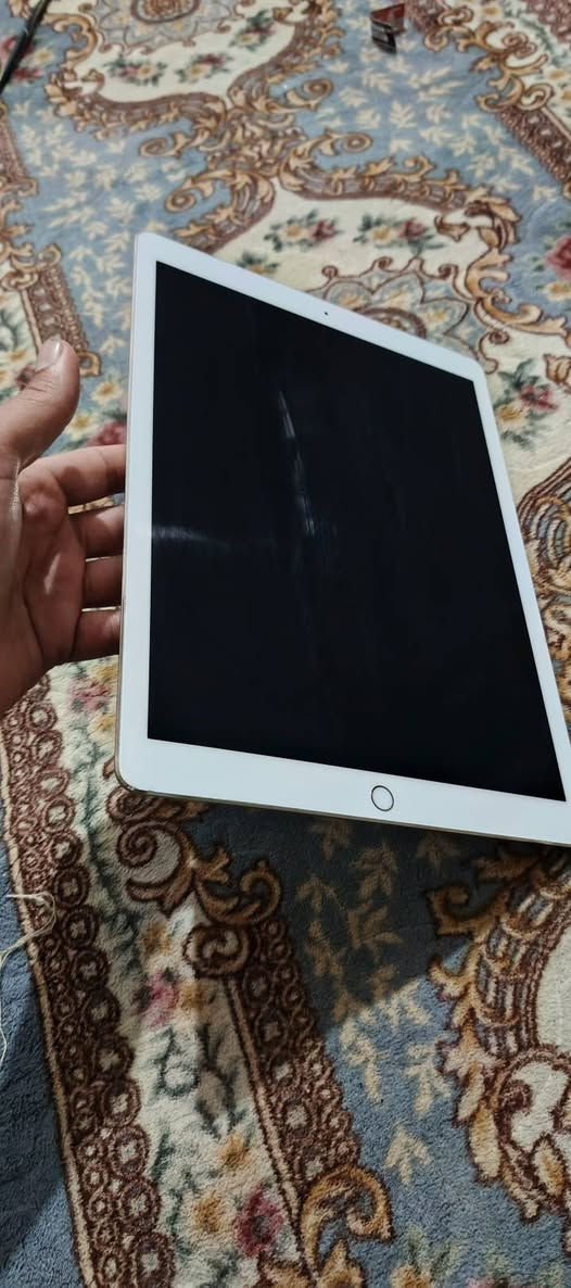 سلام عليكم ايباد برو ذاكره ١٢٨ قياس ١٢.٩ مستبدل بطاريه فقط بي فقط طبع قليل بلا طراف مال الشاشة ١٦٠بي مجال كلش قليل مكاني كركوك عمل الشعبي ***********
