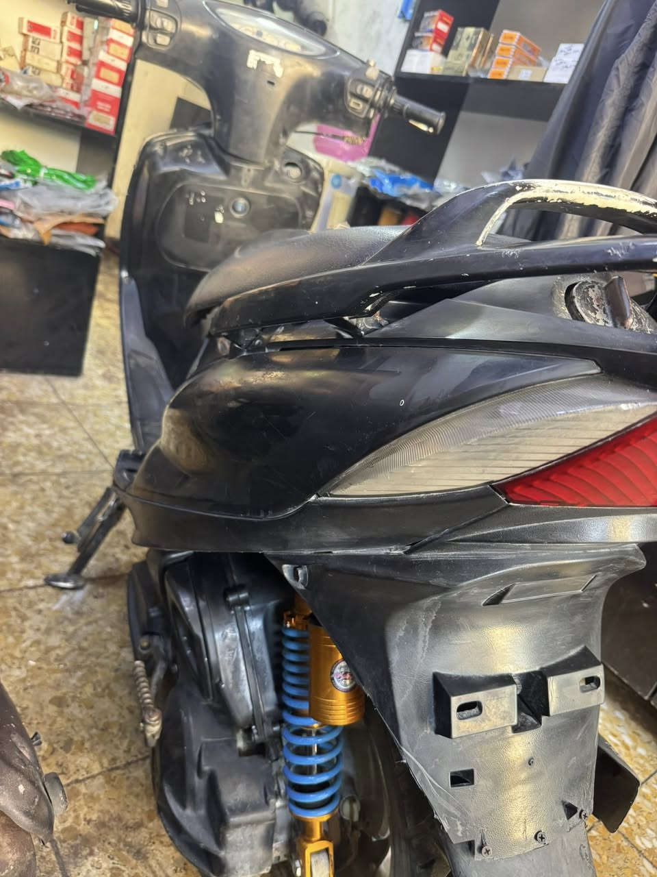 السلام عليكم
للبيع ماكس 140 350الف
نظيفةً سلف هندر كهرباىيات كاملة
بغداد ***********
