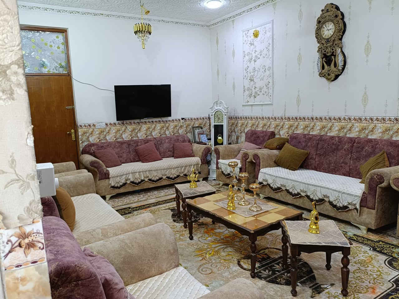 يالله بيت للبيع حله ابي غرق حي الحسين ورى ضغط يبعد عن شارع ٤٠متر طابو صرف طابقين طابوقصب صب كونكريت كله سيراميك وكاشي خدمات كامله مدارس متوسط وابتداىي بيت خير من الله مساحه ١٥٠متر اي ستفسار ***********
